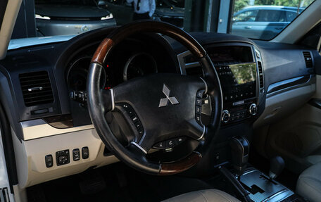 Mitsubishi Pajero IV, 2019 год, 3 890 000 рублей, 14 фотография