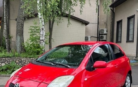 Toyota Yaris III рестайлинг, 2008 год, 550 000 рублей, 1 фотография