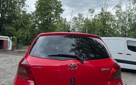 Toyota Yaris III рестайлинг, 2008 год, 550 000 рублей, 3 фотография