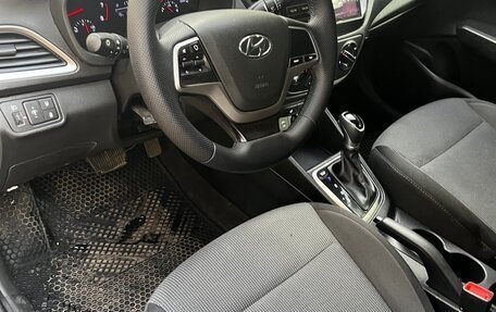Hyundai Solaris II рестайлинг, 2018 год, 850 000 рублей, 12 фотография
