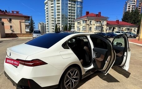 BMW 5 серия, 2023 год, 7 200 000 рублей, 3 фотография