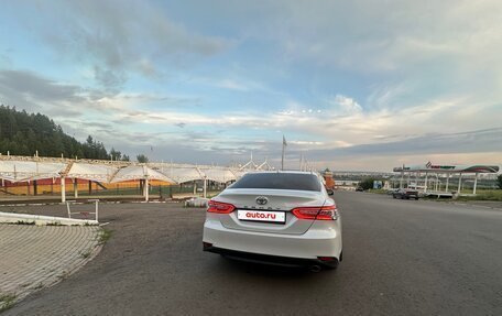 Toyota Camry, 2021 год, 3 250 000 рублей, 4 фотография