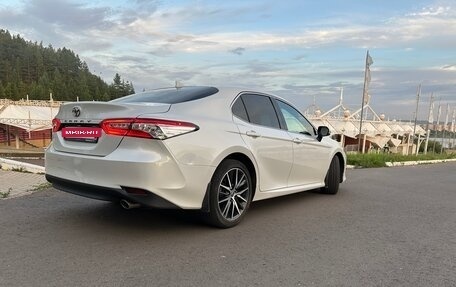 Toyota Camry, 2021 год, 3 250 000 рублей, 5 фотография