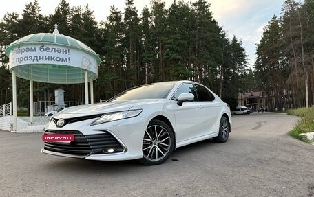 Toyota Camry, 2021 год, 3 250 000 рублей, 2 фотография