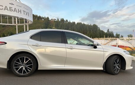 Toyota Camry, 2021 год, 3 250 000 рублей, 6 фотография