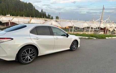 Toyota Camry, 2021 год, 3 250 000 рублей, 7 фотография