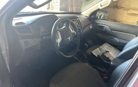 Mitsubishi L200 IV рестайлинг, 2017 год, 1 000 000 рублей, 6 фотография