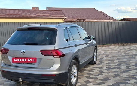 Volkswagen Tiguan II, 2018 год, 2 200 000 рублей, 4 фотография
