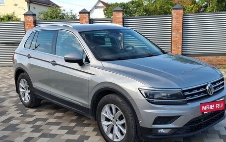 Volkswagen Tiguan II, 2018 год, 2 200 000 рублей, 3 фотография