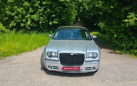 Chrysler 300C II, 2005 год, 550 000 рублей, 1 фотография