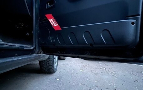 Land Rover Discovery III, 2001 год, 650 000 рублей, 15 фотография