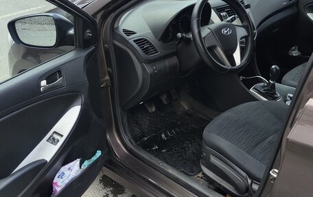 Hyundai Solaris II рестайлинг, 2015 год, 700 000 рублей, 10 фотография