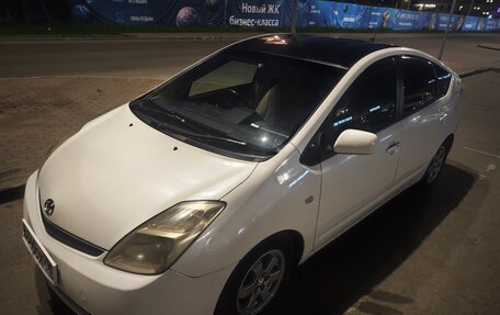 Toyota Prius, 2005 год, 750 000 рублей, 2 фотография