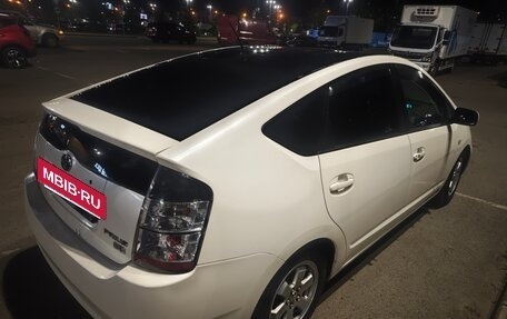 Toyota Prius, 2005 год, 750 000 рублей, 3 фотография