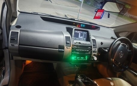 Toyota Prius, 2005 год, 750 000 рублей, 15 фотография