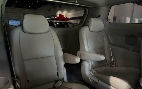 KIA Carnival III, 2018 год, 2 500 000 рублей, 12 фотография