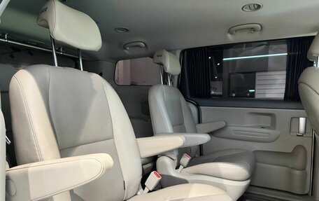 KIA Carnival III, 2018 год, 2 500 000 рублей, 11 фотография