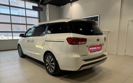 KIA Carnival III, 2018 год, 2 500 000 рублей, 6 фотография