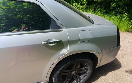 Chrysler 300C II, 2005 год, 550 000 рублей, 5 фотография
