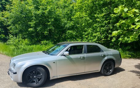 Chrysler 300C II, 2005 год, 550 000 рублей, 4 фотография