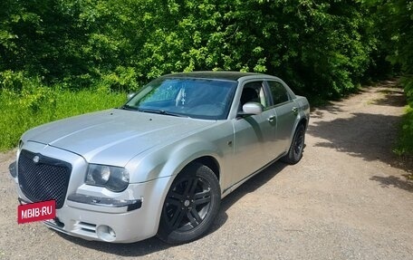 Chrysler 300C II, 2005 год, 550 000 рублей, 3 фотография