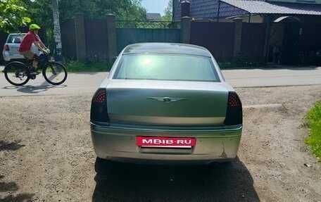 Chrysler 300C II, 2005 год, 550 000 рублей, 7 фотография