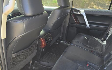 Toyota Land Cruiser Prado 150 рестайлинг 2, 2015 год, 3 690 000 рублей, 9 фотография