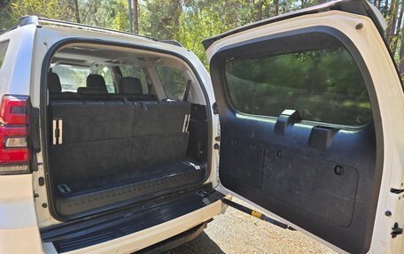Toyota Land Cruiser Prado 150 рестайлинг 2, 2015 год, 3 690 000 рублей, 12 фотография