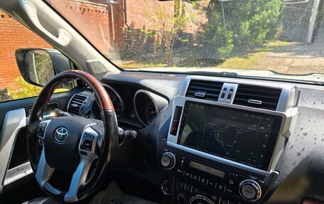 Toyota Land Cruiser Prado 150 рестайлинг 2, 2015 год, 3 690 000 рублей, 14 фотография
