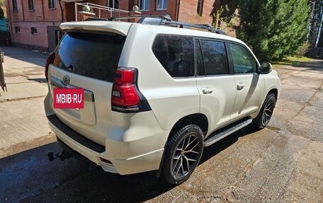 Toyota Land Cruiser Prado 150 рестайлинг 2, 2015 год, 3 690 000 рублей, 6 фотография