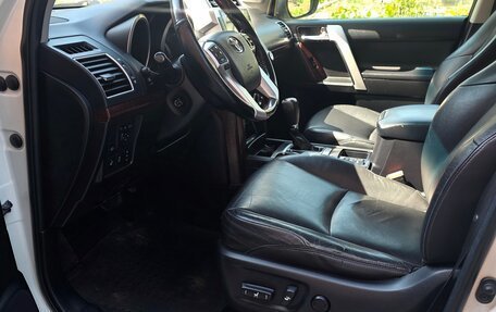 Toyota Land Cruiser Prado 150 рестайлинг 2, 2015 год, 3 690 000 рублей, 22 фотография