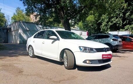 Volkswagen Jetta VI, 2012 год, 650 000 рублей, 2 фотография