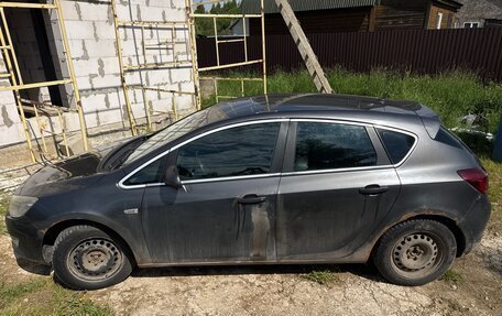 Opel Astra J, 2010 год, 370 000 рублей, 2 фотография