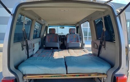 Volkswagen Multivan T4, 1993 год, 830 000 рублей, 2 фотография