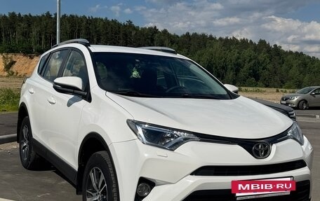 Toyota RAV4, 2016 год, 2 690 000 рублей, 2 фотография