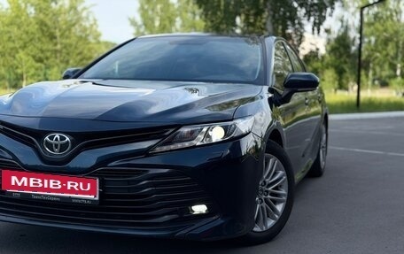 Toyota Camry, 2018 год, 2 495 000 рублей, 2 фотография