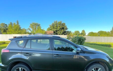 Toyota RAV4, 2015 год, 2 200 000 рублей, 2 фотография
