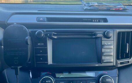 Toyota RAV4, 2015 год, 2 200 000 рублей, 6 фотография
