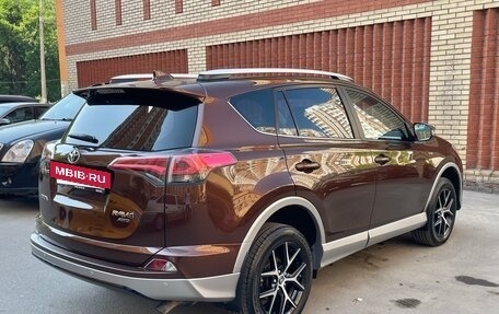 Toyota RAV4, 2017 год, 2 690 000 рублей, 4 фотография