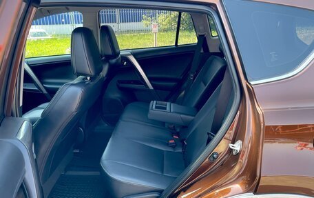 Toyota RAV4, 2017 год, 2 690 000 рублей, 24 фотография