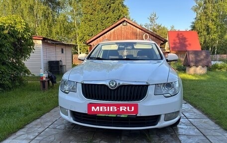Skoda Superb III рестайлинг, 2012 год, 1 300 000 рублей, 12 фотография