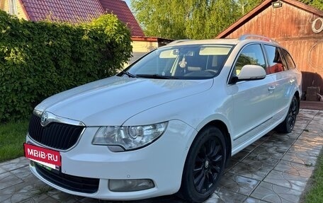 Skoda Superb III рестайлинг, 2012 год, 1 300 000 рублей, 11 фотография