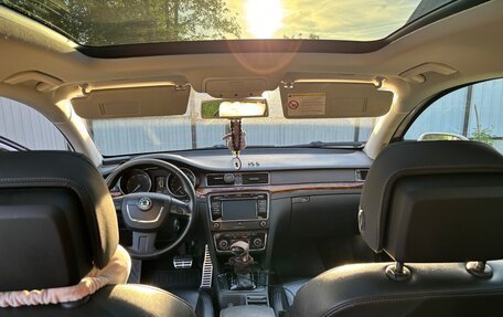 Skoda Superb III рестайлинг, 2012 год, 1 300 000 рублей, 24 фотография