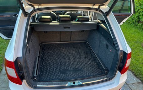 Skoda Superb III рестайлинг, 2012 год, 1 300 000 рублей, 30 фотография