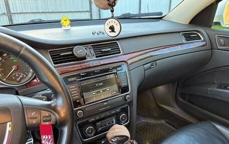 Skoda Superb III рестайлинг, 2012 год, 1 300 000 рублей, 40 фотография
