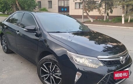 Toyota Camry, 2017 год, 2 190 000 рублей, 4 фотография