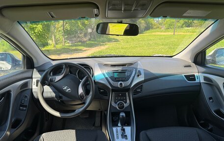 Hyundai Elantra V, 2013 год, 1 000 000 рублей, 12 фотография