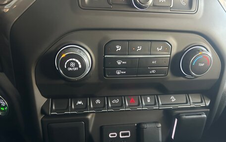 Chevrolet Silverado, 2023 год, 5 900 000 рублей, 14 фотография