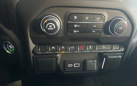 Chevrolet Silverado, 2023 год, 5 900 000 рублей, 15 фотография