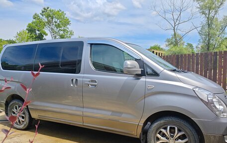 Hyundai Grand Starex Grand Starex I рестайлинг 2, 2016 год, 2 600 000 рублей, 3 фотография